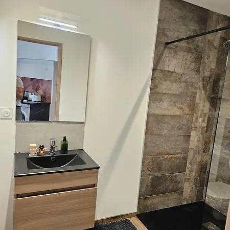 Mitrons - 1a Apartment *